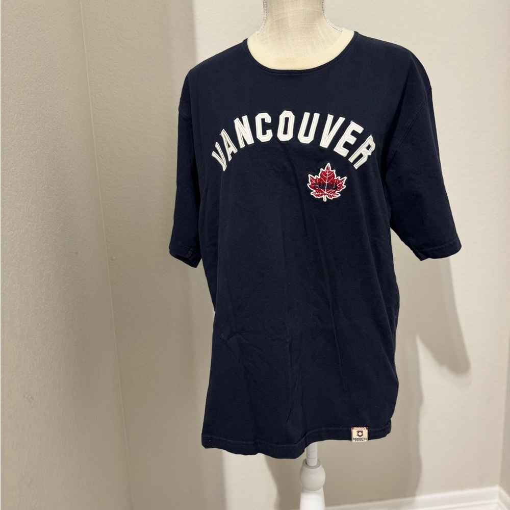 Mondetta Navy and Cream Short Sleeve Tee